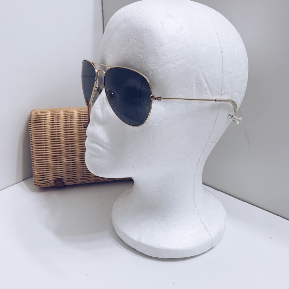Woman Elegant Aviator Sunglasses - Picture 2 of 3